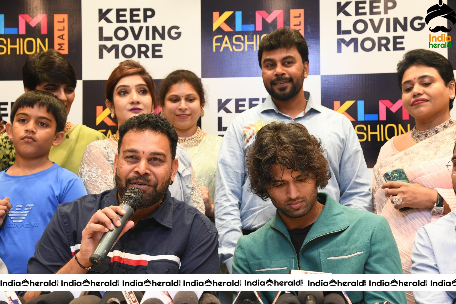 Vijay Devarakonda Launch KLM Shopping Mall Set 3