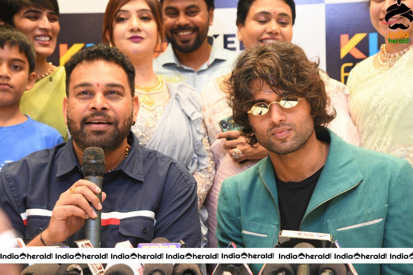 Vijay Devarakonda Launch KLM Shopping Mall Set 3