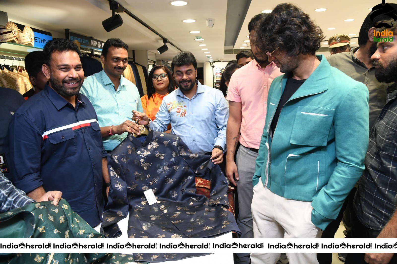 Vijay Devarakonda Launch KLM Shopping Mall Set 3