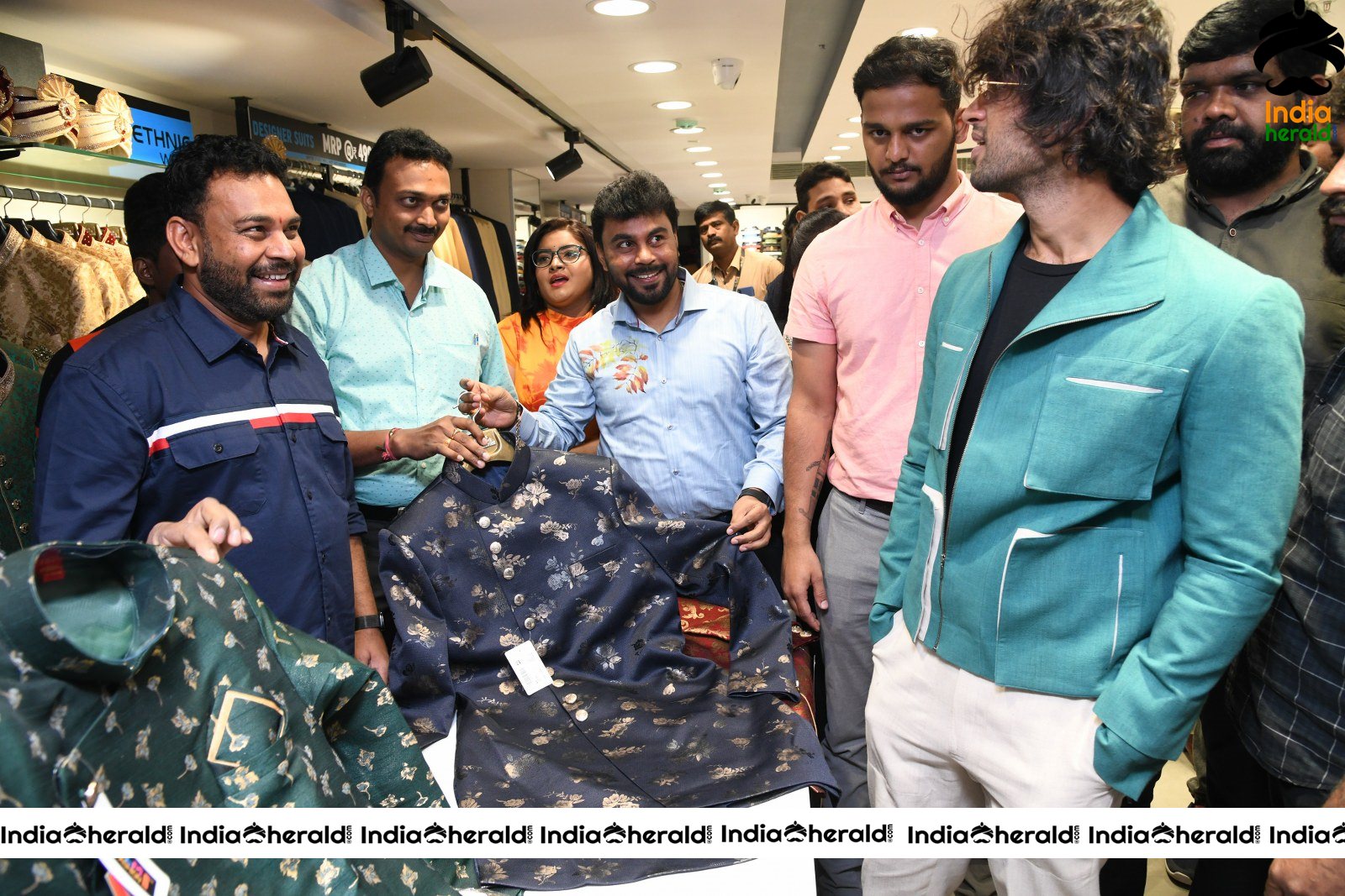 Vijay Devarakonda Launch KLM Shopping Mall Set 3