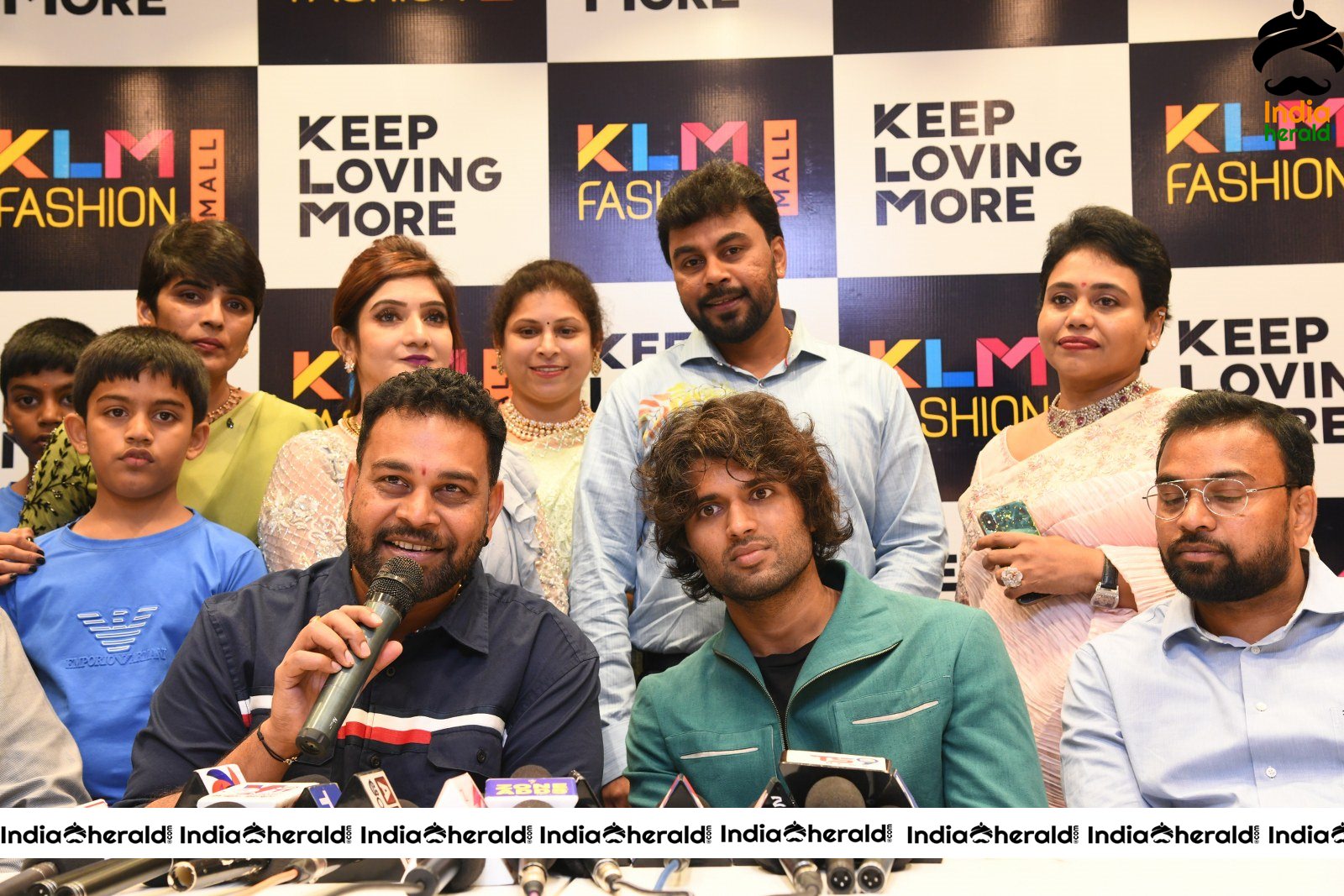 Vijay Devarakonda Launch KLM Shopping Mall Set 3