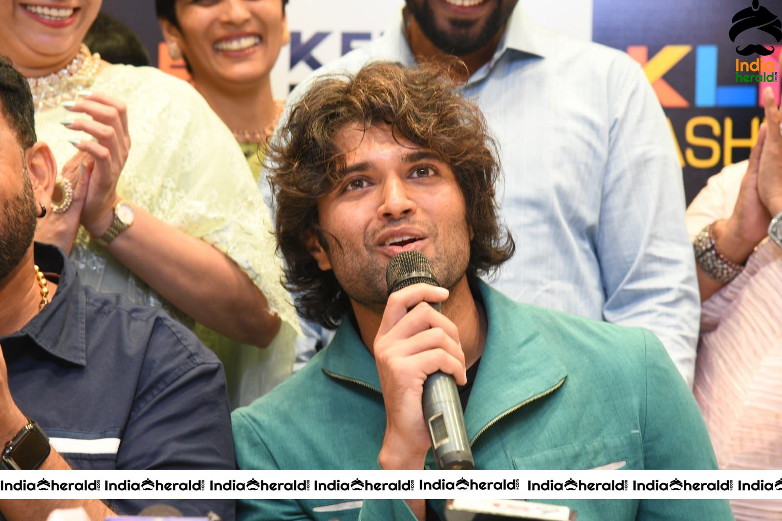 Vijay Devarakonda Launch KLM Shopping Mall Set 4