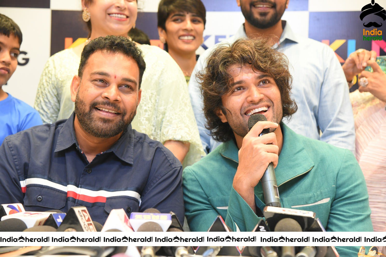 Vijay Devarakonda Launch KLM Shopping Mall Set 4