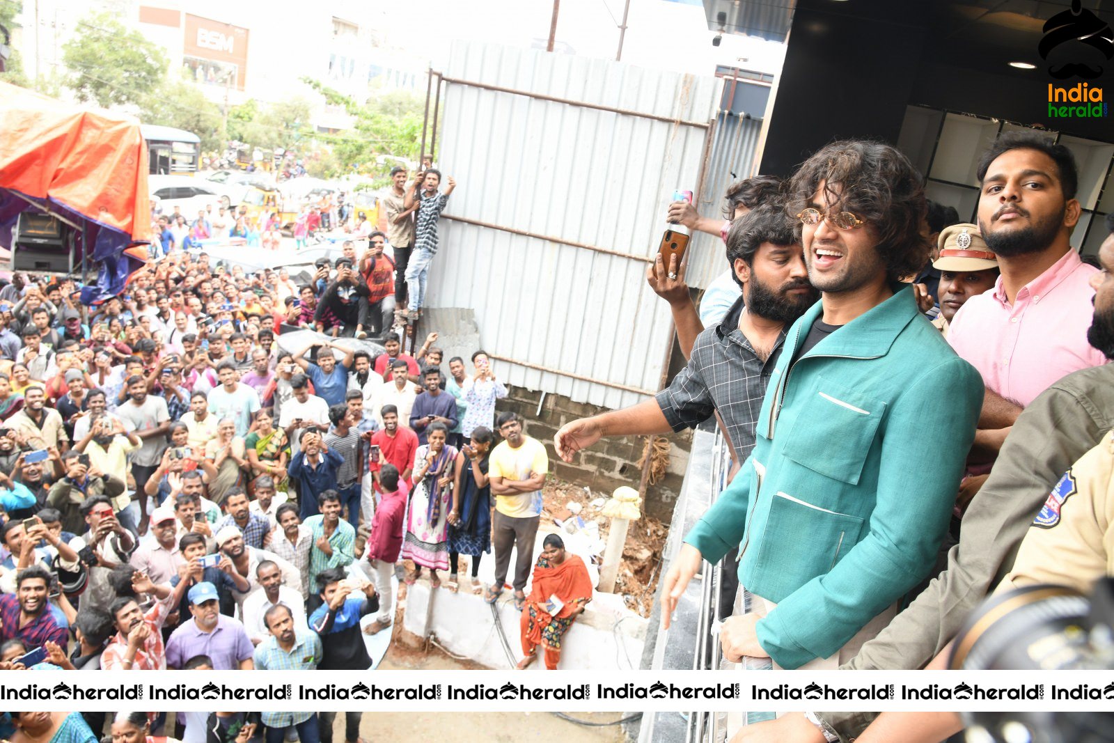 Vijay Devarakonda Launch KLM Shopping Mall Set 4