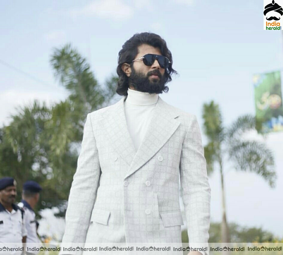 Vijay Devarakonda Stills From IFFI 2019 Closing Ceremony In Goa