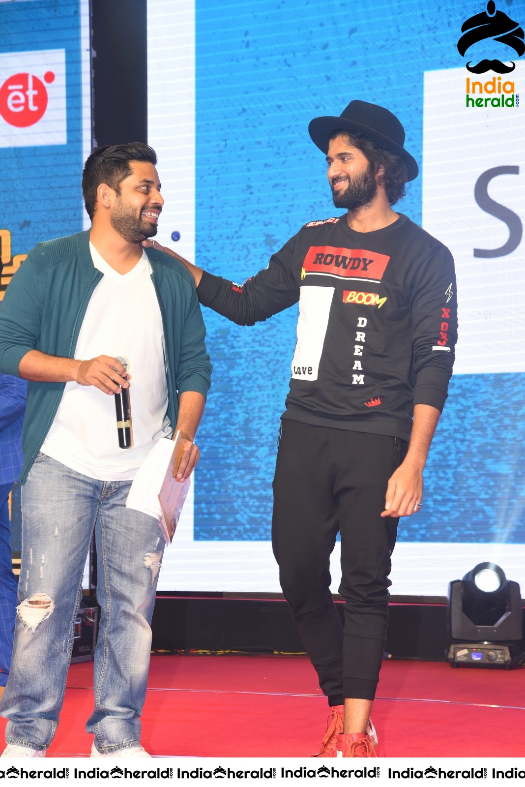 Vijay Deverakonda Gifts Passes to Fans and Takes Photos Set 1