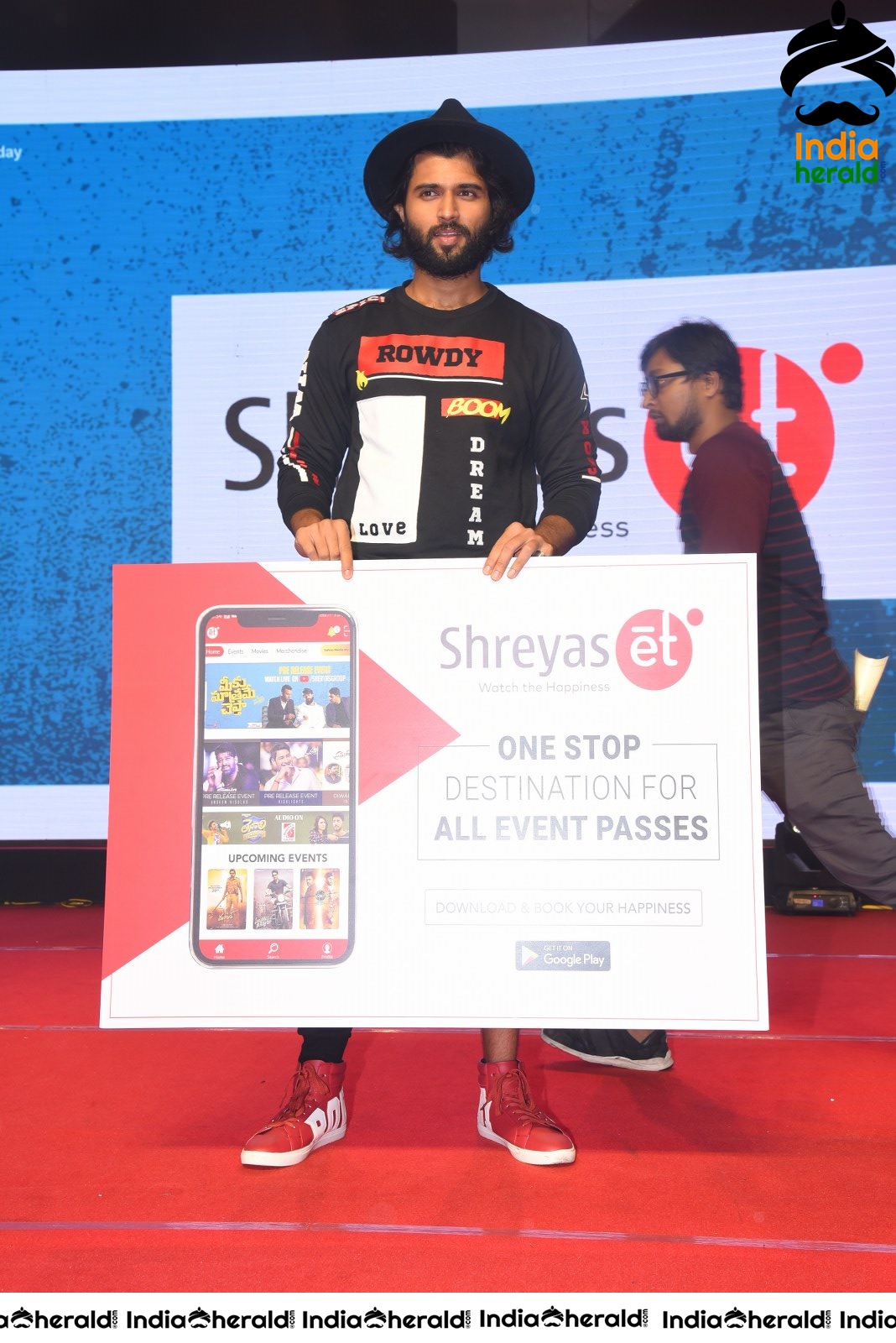 Vijay Deverakonda Gifts Passes to Fans and Takes Photos Set 1
