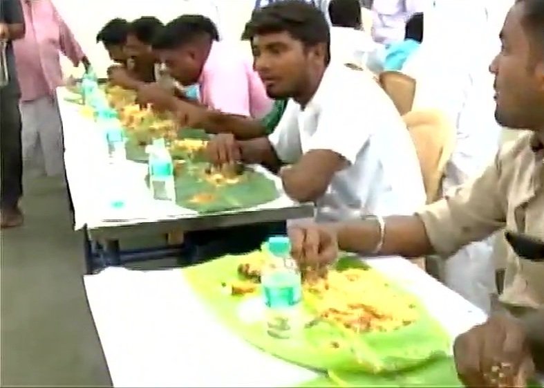 300 Kg Biriyani Has Been Prepared At Meerapalli On Ramzan