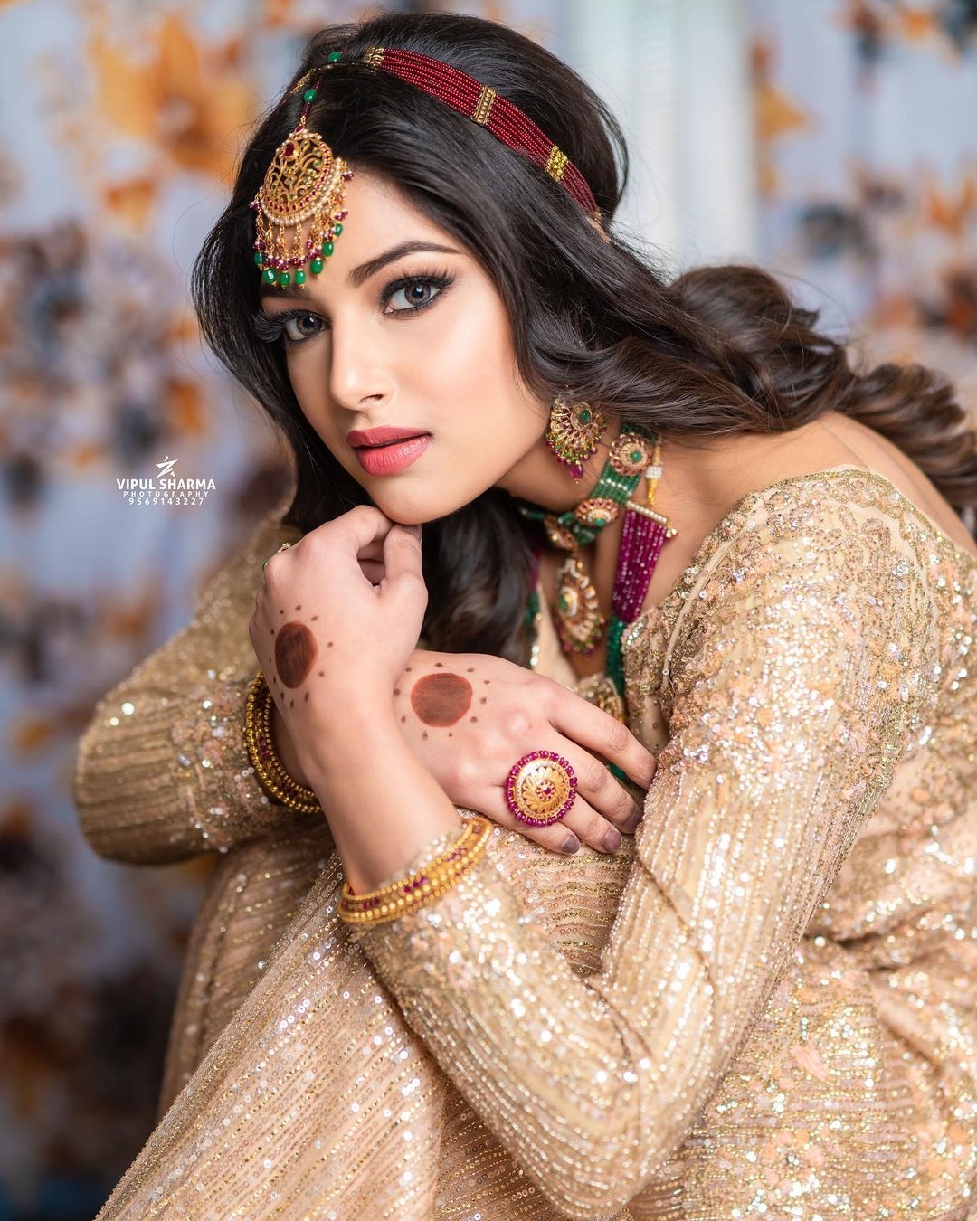 Actress Harnaaz Kaur Latest Images In Traditional Dress