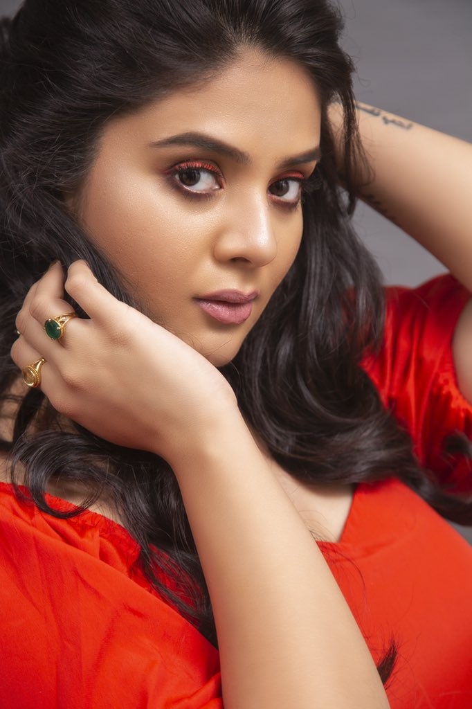 Sreemukhi latest Hot Photos