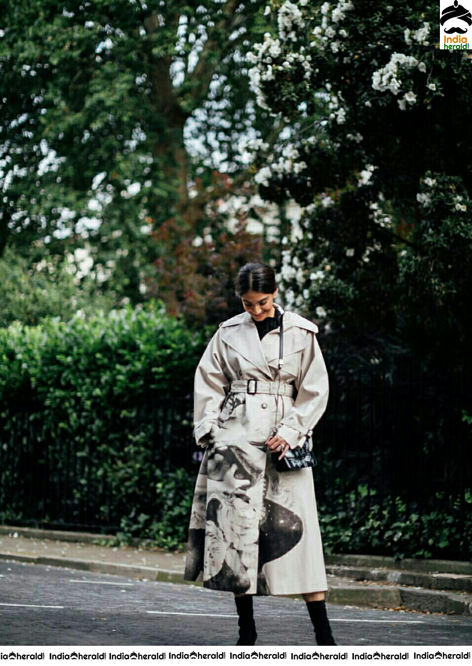 A Gorgeous Sonam Looking Like A British lady