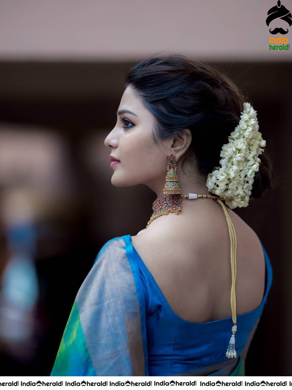 Aathmika is too gorgeous and traditional in Saree