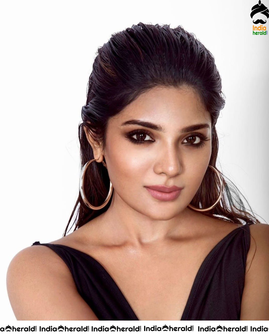 Actress Aathmika Latest HD Photoshoot Stills