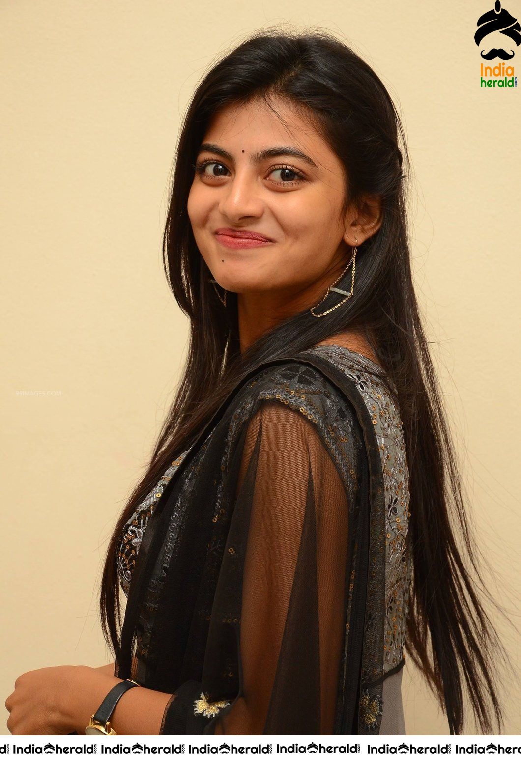 Actress Anandhi Latest Cute Photos in Saree