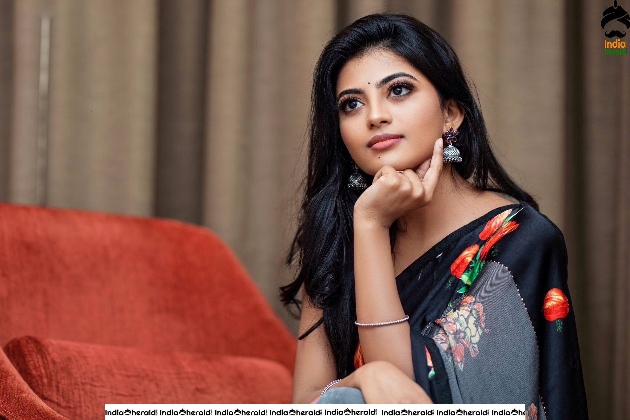 Actress Anandhi Latest Cute Photos in Saree