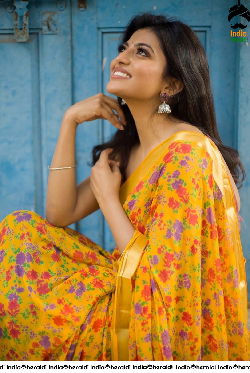 Actress Anandhi Latest Cute Photos in Saree