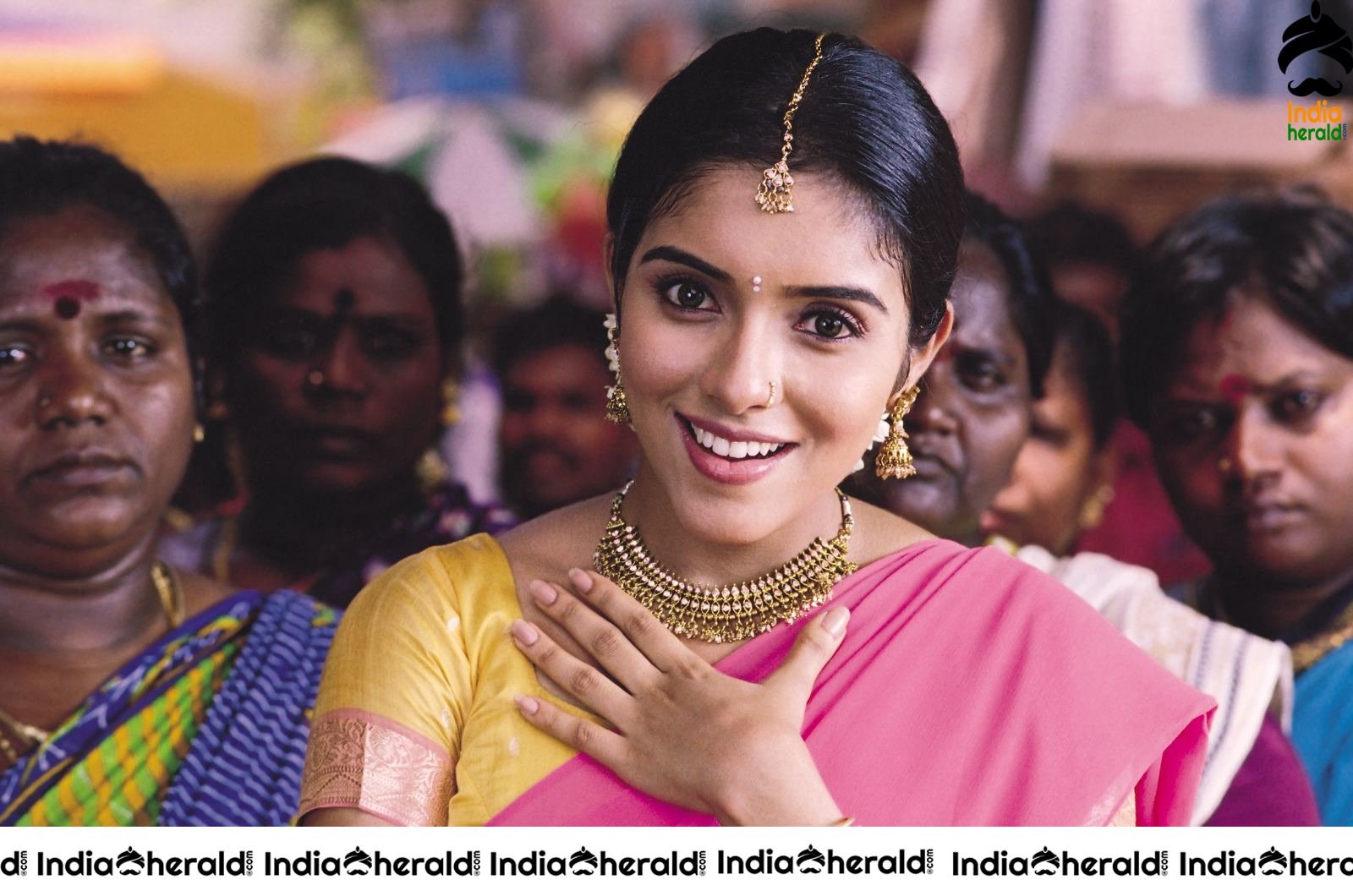 Actress Asin Unseen CUTE and DROP DEAD GORGEOUS Photos