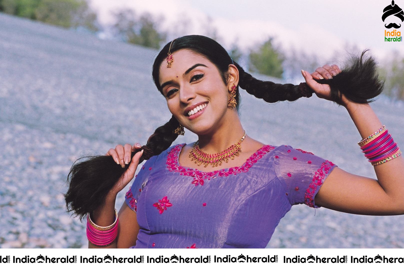 Actress Asin Unseen CUTE and DROP DEAD GORGEOUS Photos