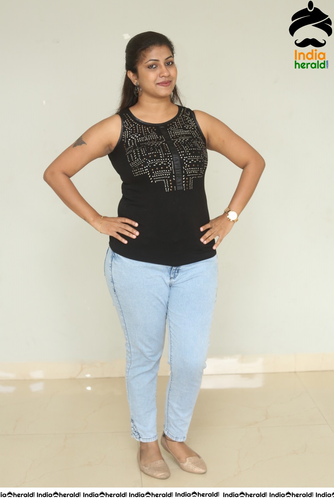 Actress Geethanjali Latest Hot Stills Set 1