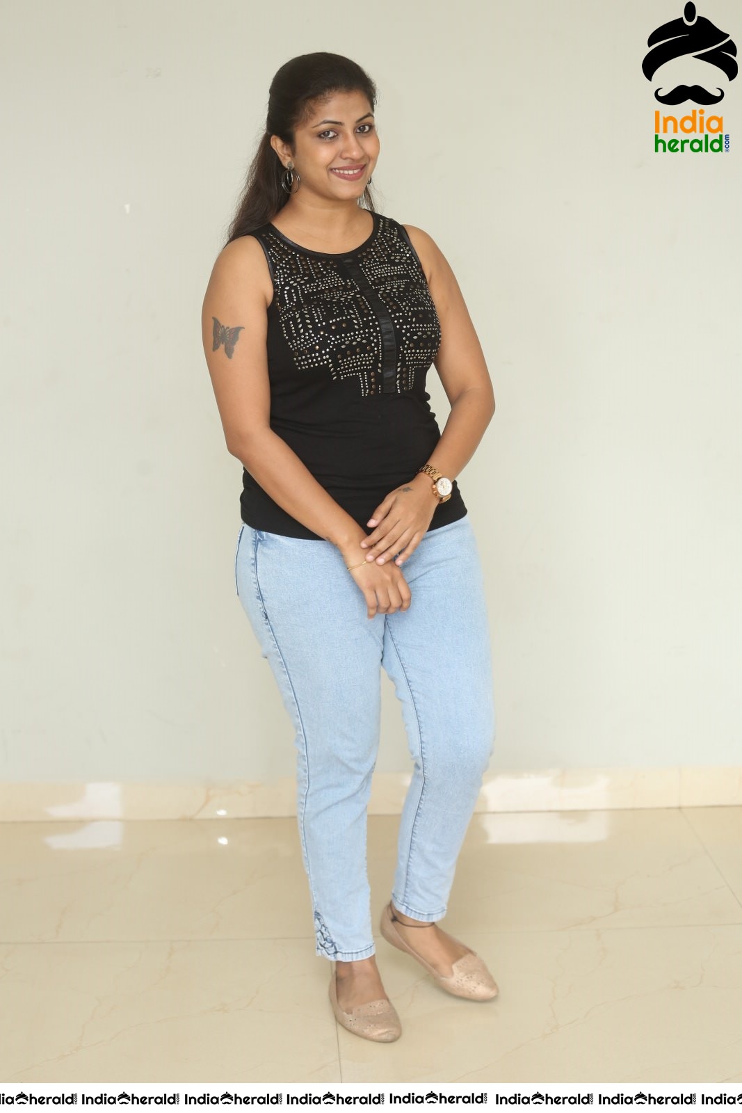 Actress Geethanjali Latest Hot Stills Set 1