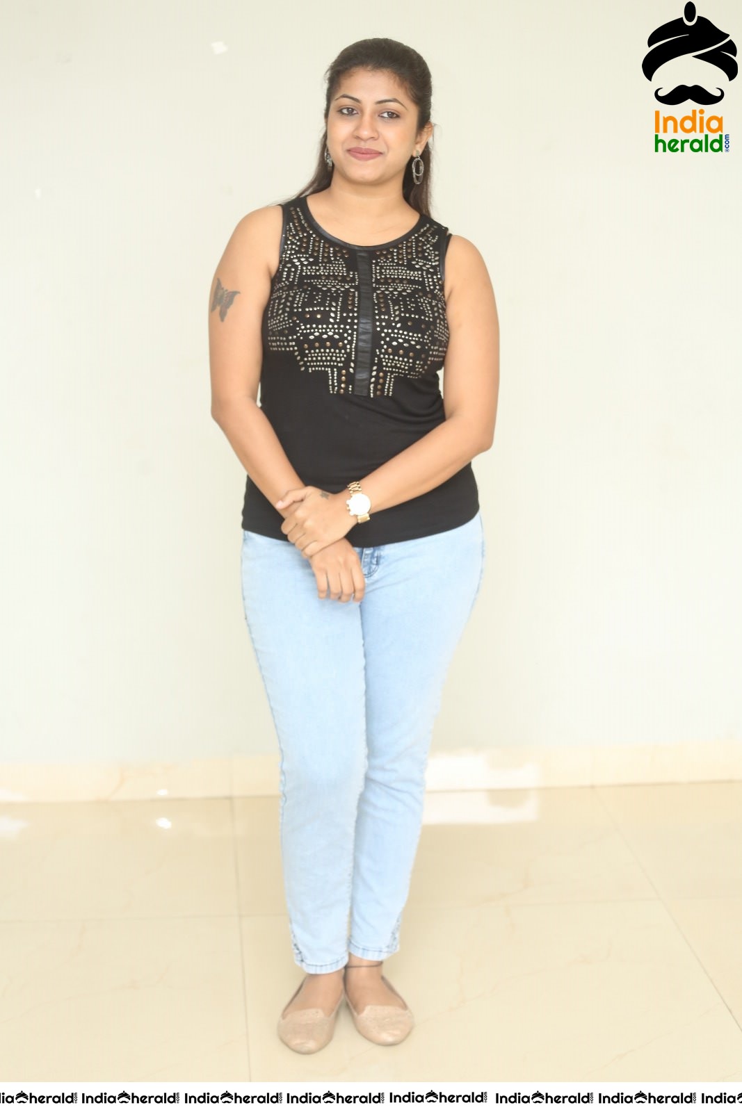 Actress Geethanjali Latest Hot Stills Set 1