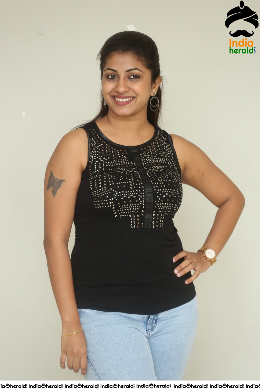 Actress Geethanjali Latest Hot Stills Set 1