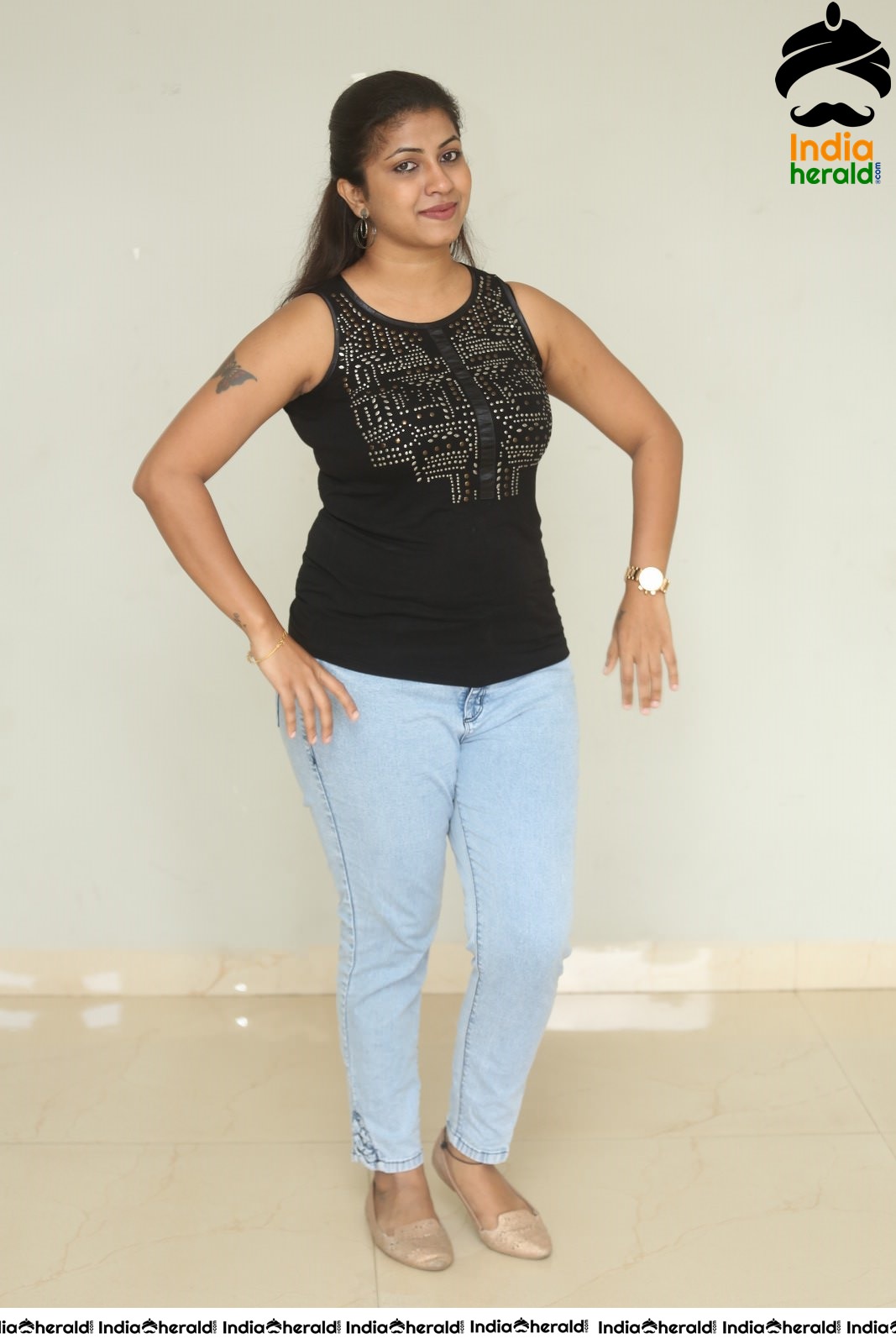 Actress Geethanjali Latest Hot Stills Set 1