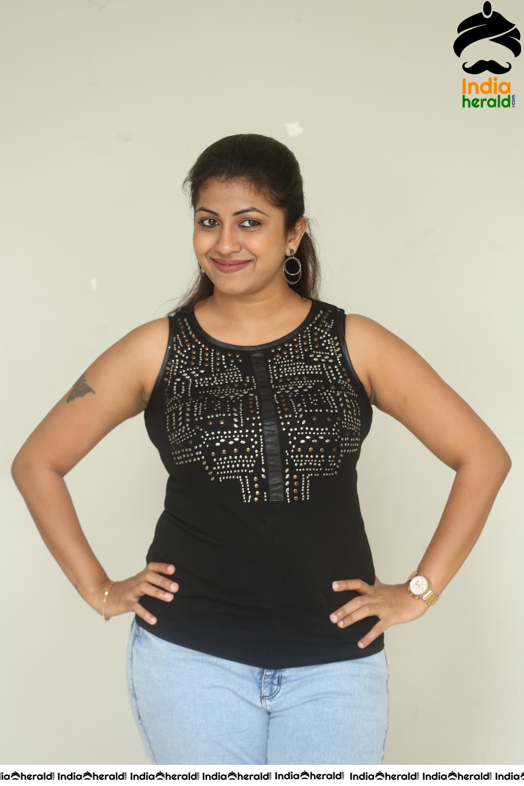 Actress Geethanjali Latest Hot Stills Set 2