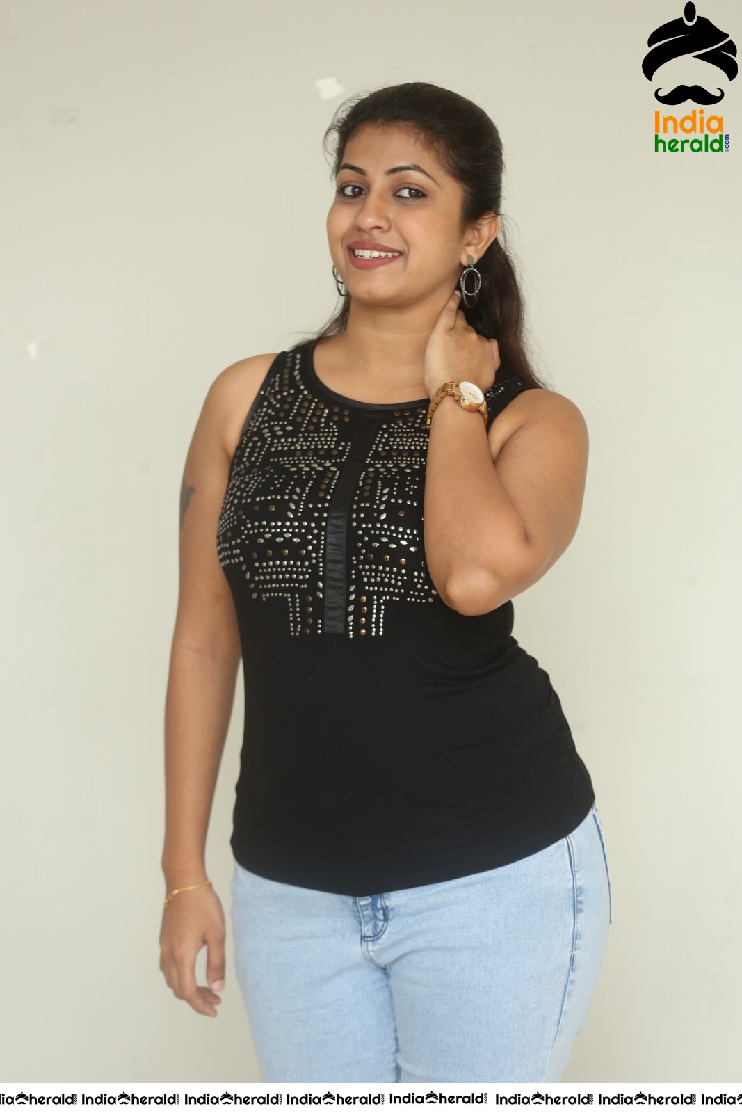 Actress Geethanjali Latest Hot Stills Set 2