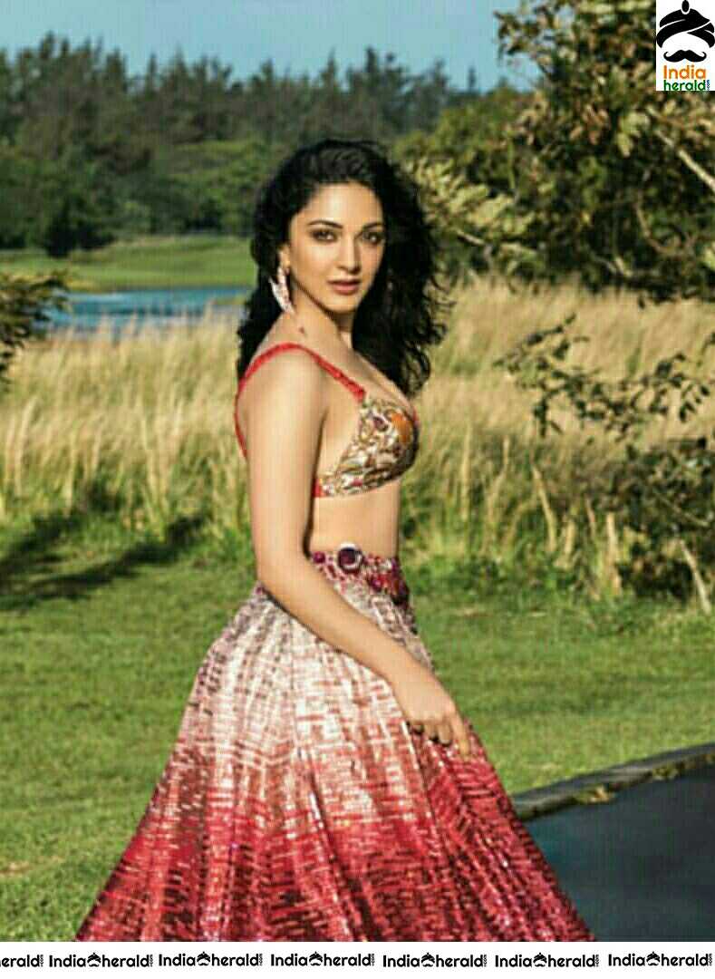 Actress Huma Qureshi Latest  Sexy Stills