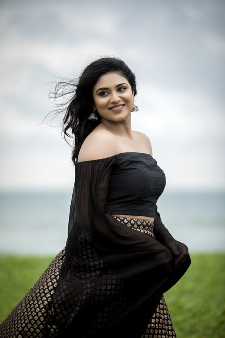 Actress Indhuja Ravichandran latest photoshoot pictures