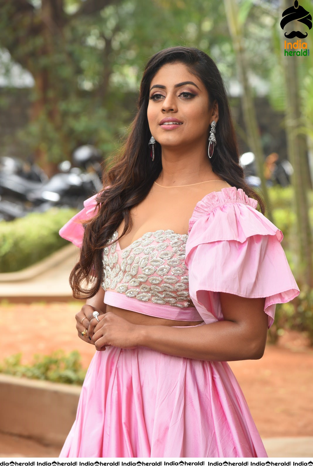Actress Iniya Hot during Mamanga Press Meet Set 1