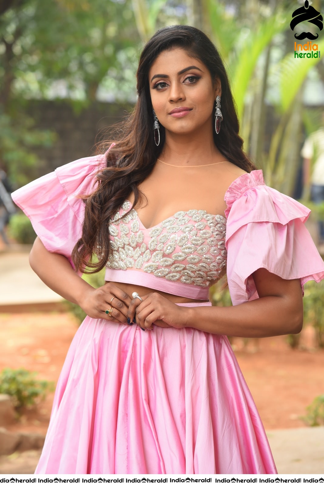 Actress Iniya Hot during Mamanga Press Meet Set 1