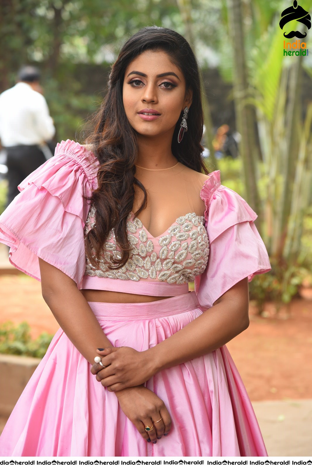 Actress Iniya Hot during Mamanga Press Meet Set 1