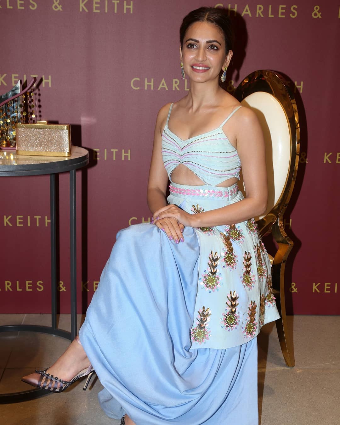 Actress Kriti Kharbanda Shocks With A Hot Exposing Dress