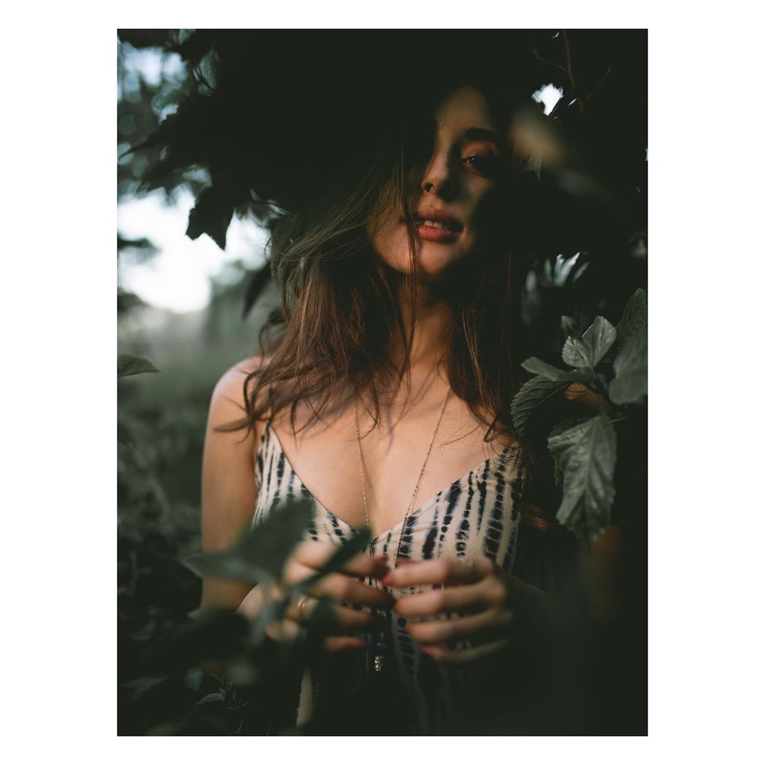 Actress Kritika Kamra super cool images