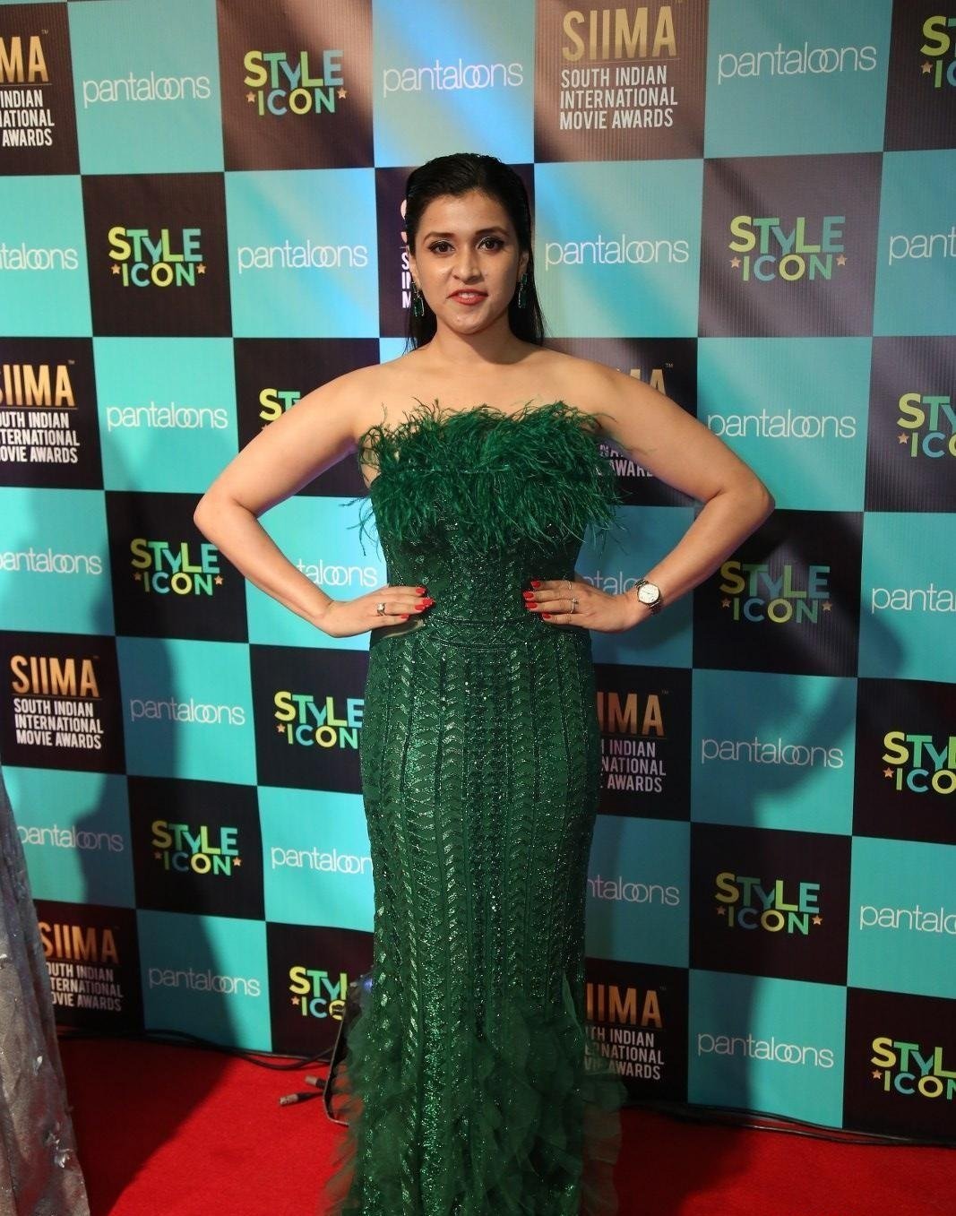 Actress Mannara Chopra Stills From SIIMA Award 2019 Red Carpet