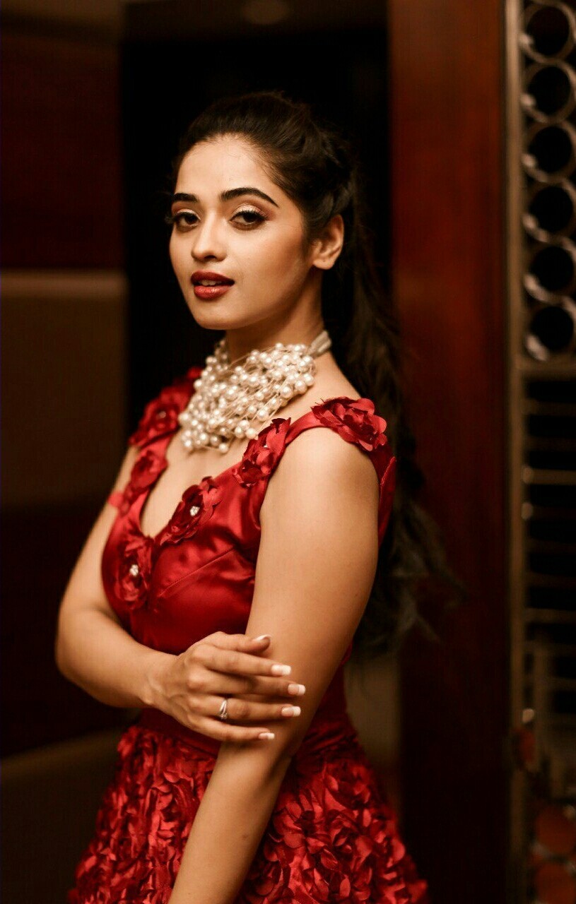 Actress Mansoom Shankar Bright And Beautiful Hot New Stills