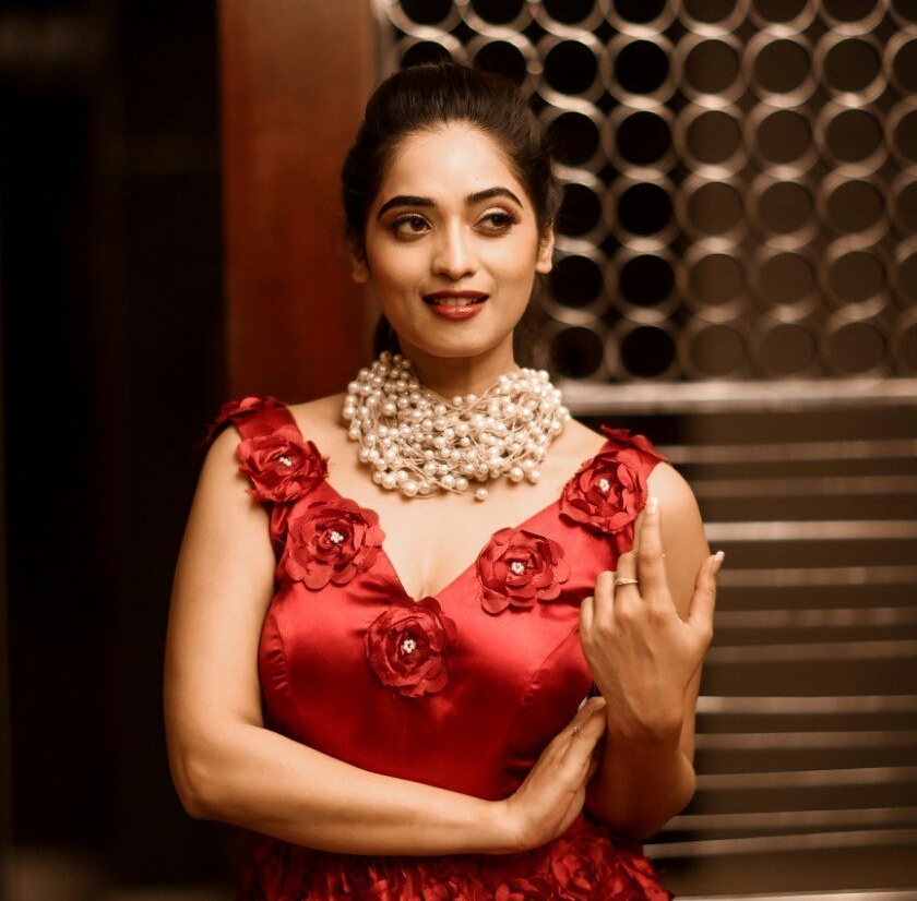 Actress Mansoom Shankar Bright And Beautiful Hot New Stills