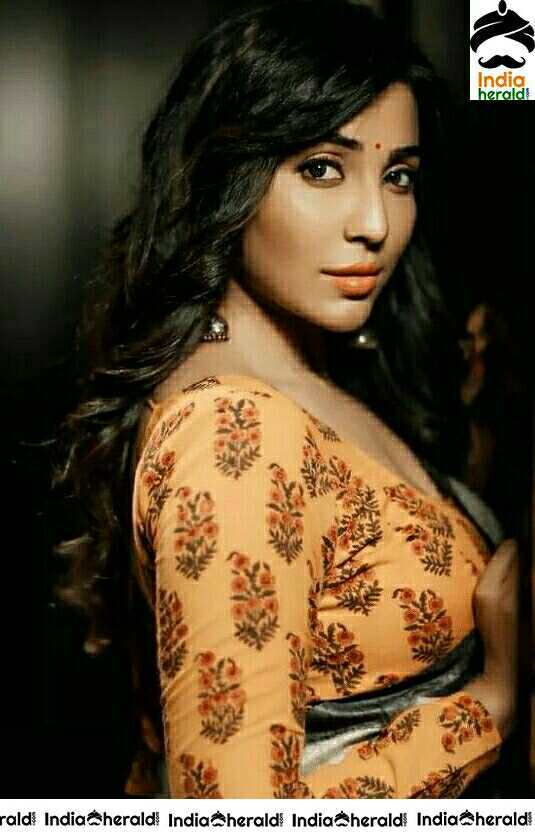 Actress Parvati Nair Super Gorgeous Stills