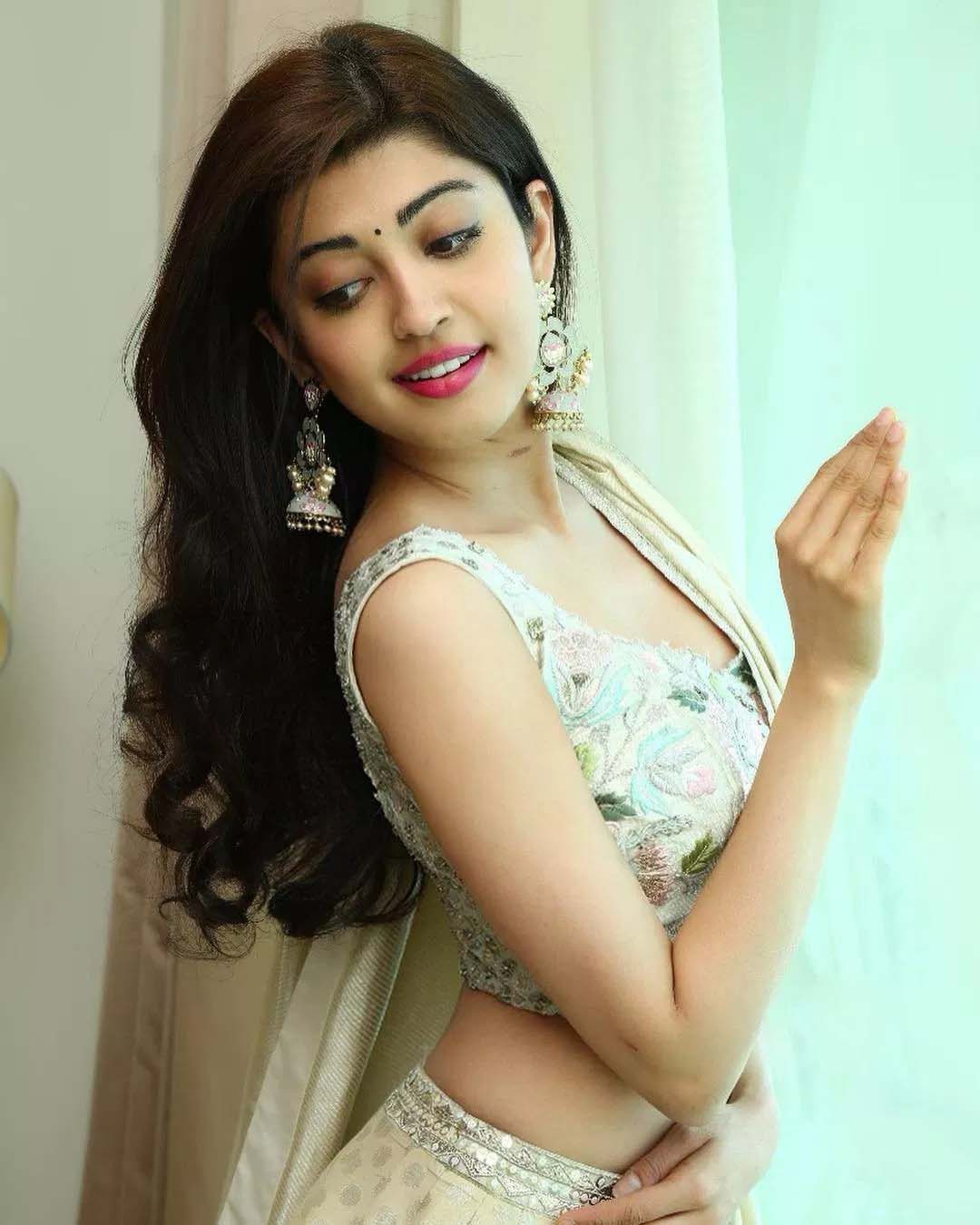 Actress Pranitha Photo Wallpapers