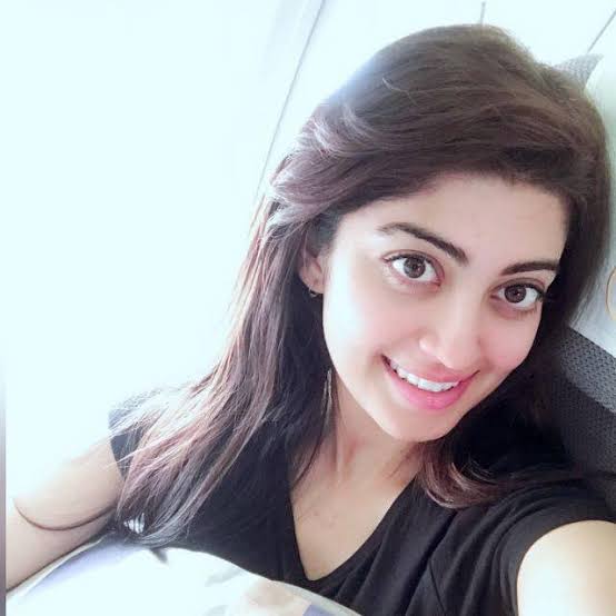 Actress Pranitha Photo Wallpapers