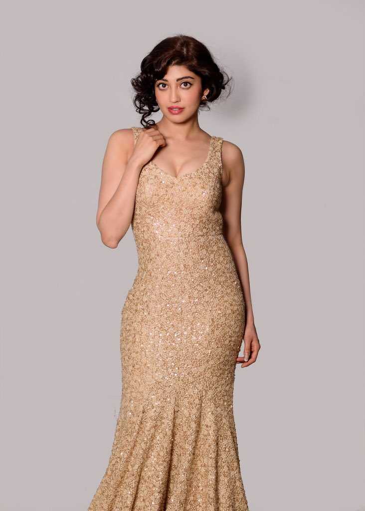 Actress Pranitha Photo Wallpapers