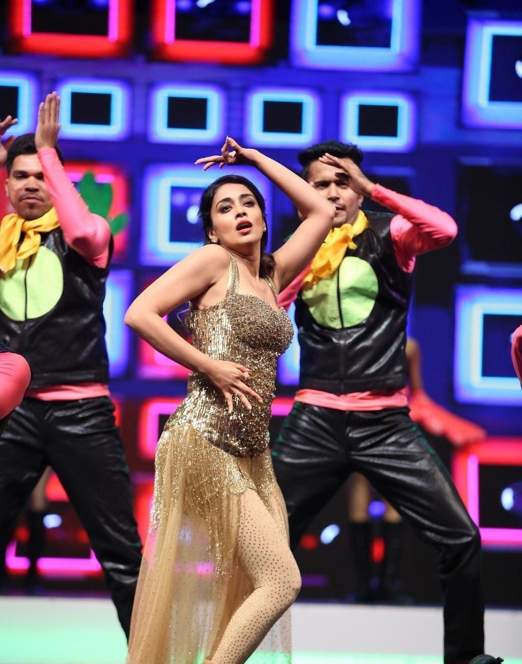 Actress Shriya Saran Hot Dance Stills From SIIMA Awards 2019 Set 1