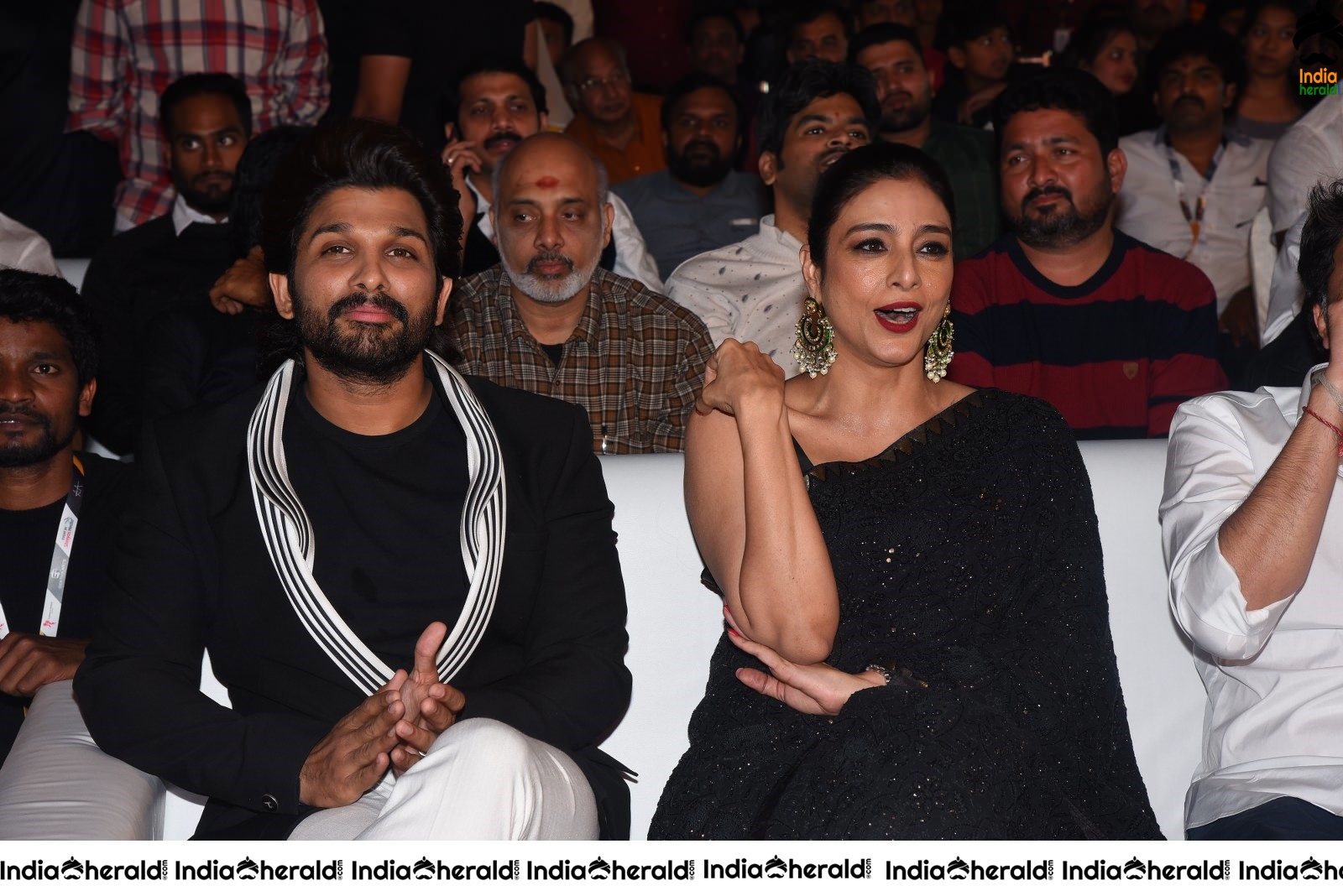 Actress Tabu Photos with Allu Arjun Set 1