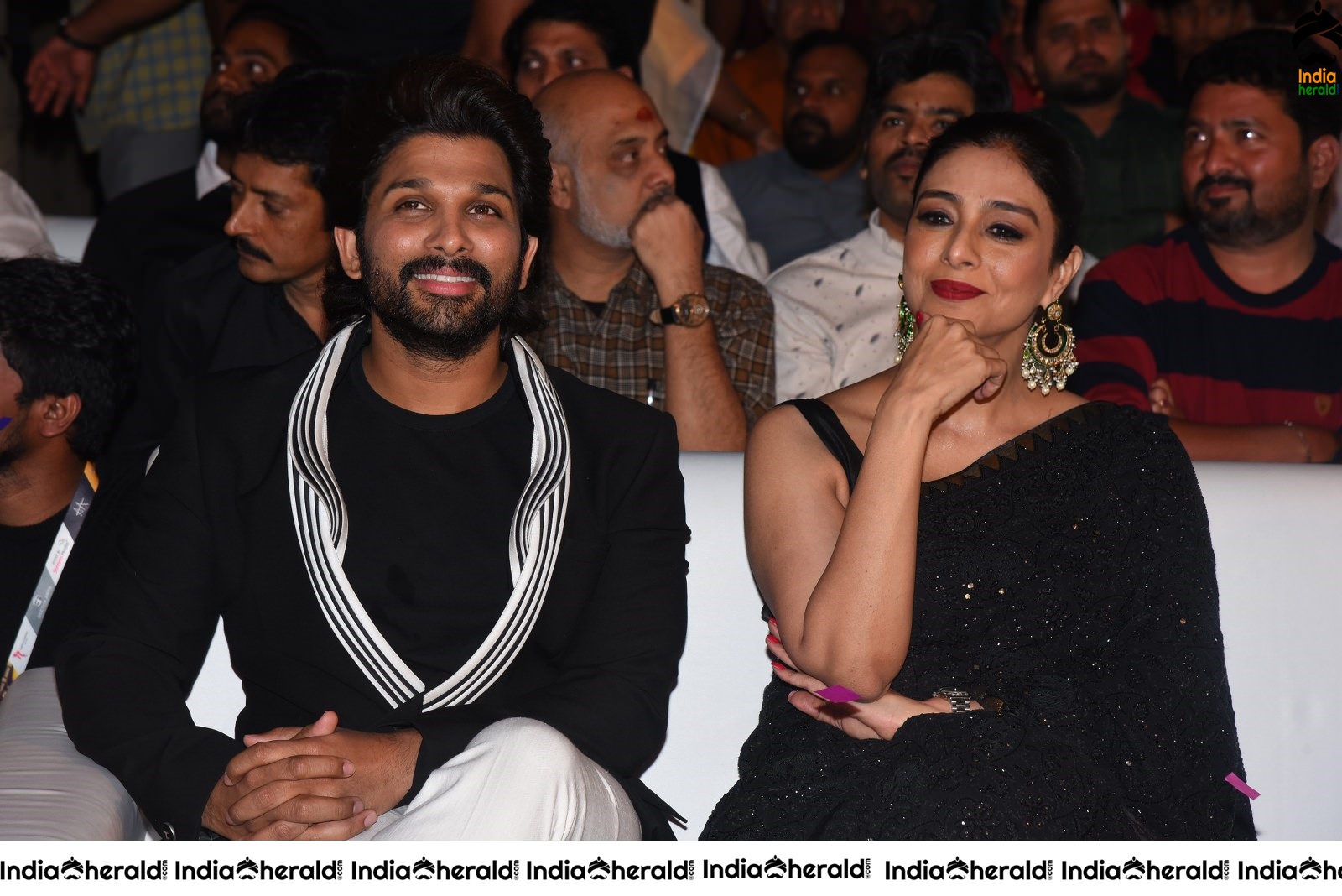 Actress Tabu Photos with Allu Arjun Set 2