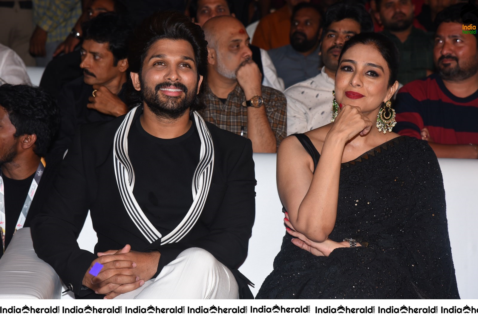 Actress Tabu Photos with Allu Arjun Set 2