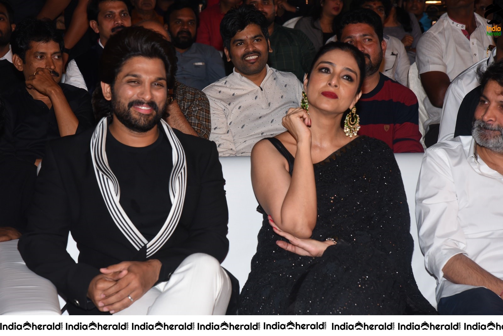 Actress Tabu Photos with Allu Arjun Set 2