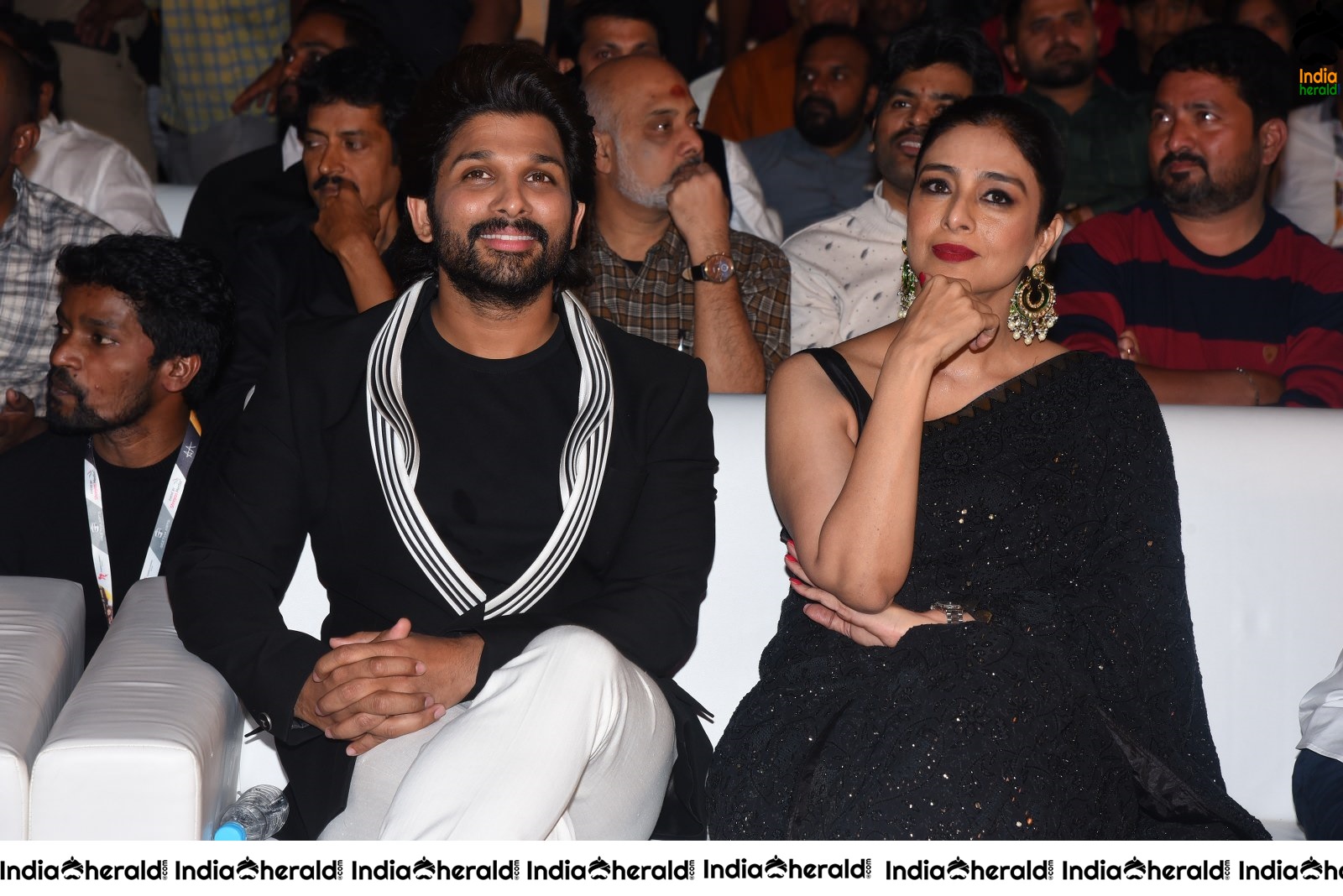 Actress Tabu Photos with Allu Arjun Set 2