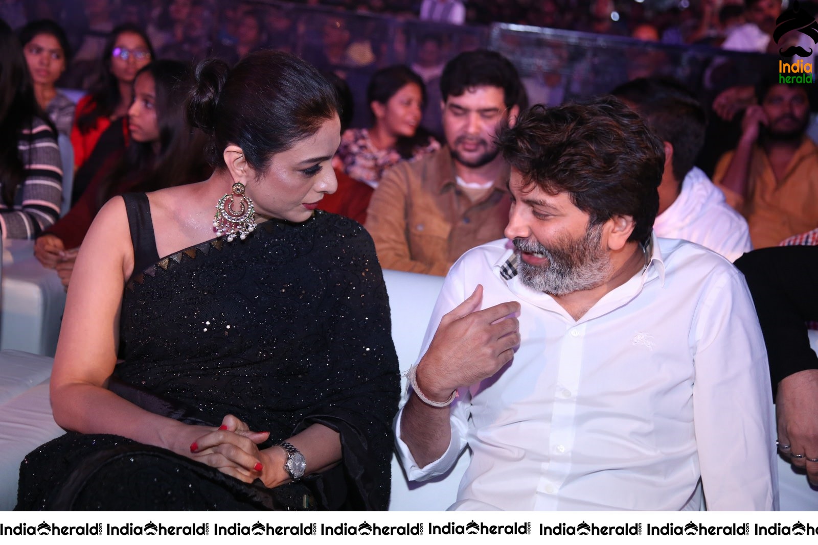 Actress Tabu welcomed by Trivikram Srinivas Set 2